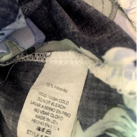 Ces Femme Loose fit Floral Top Black, Blue and White with Ruffled Hem XL - Picture 6 of 8